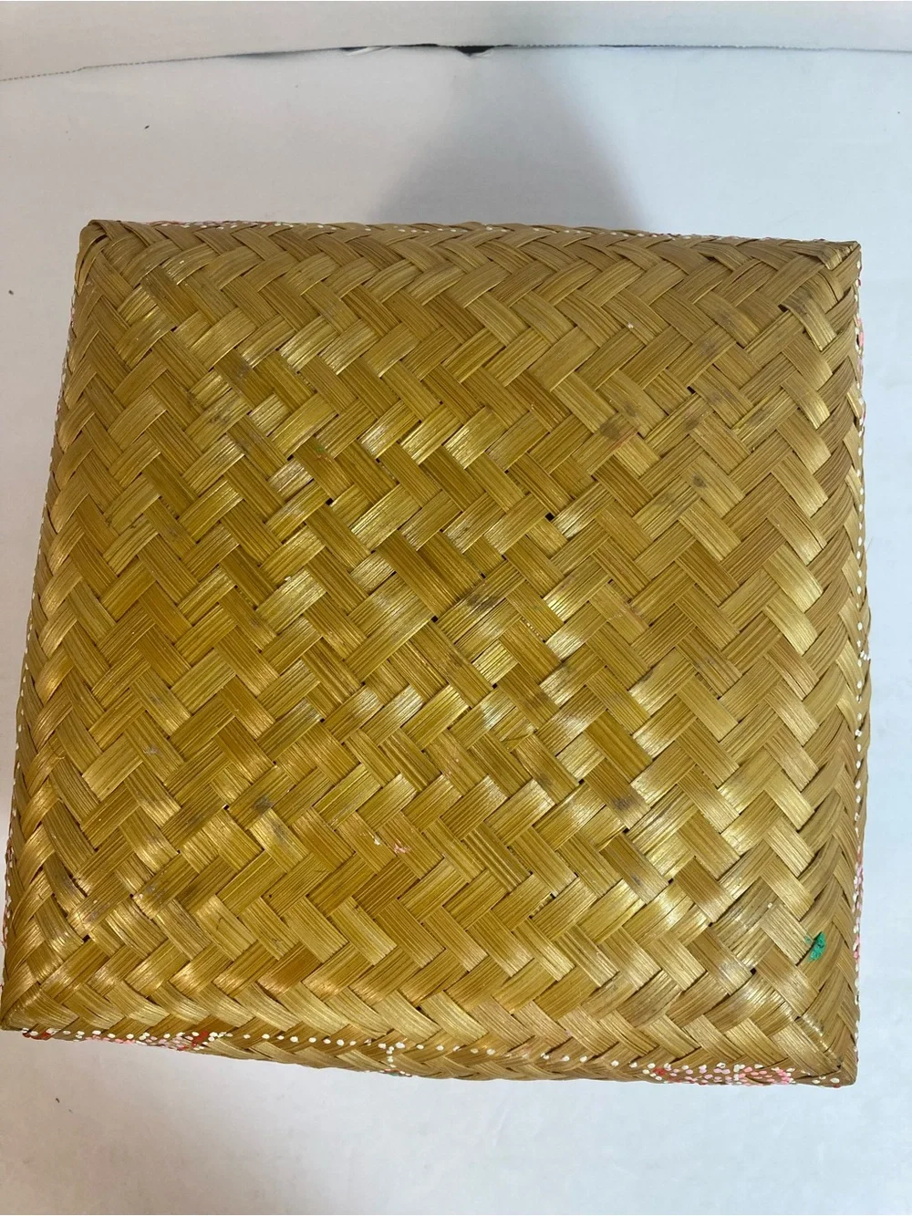 Thai Artisan Handwoven Natural Reed Basket w/Lid Pink,Green Red & White Accents